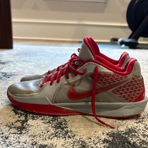 Nike Men's Red and Gray Athletic Sneakers